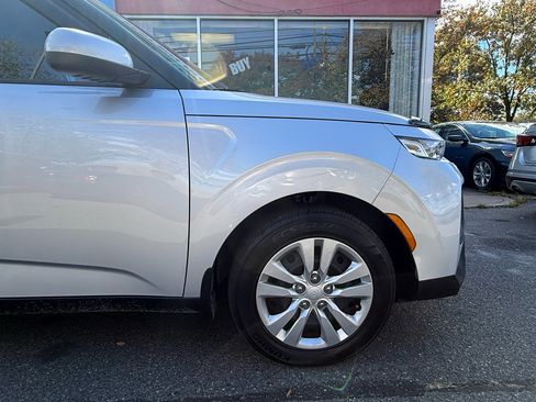 Used 2021 Kia Soul LX image 12