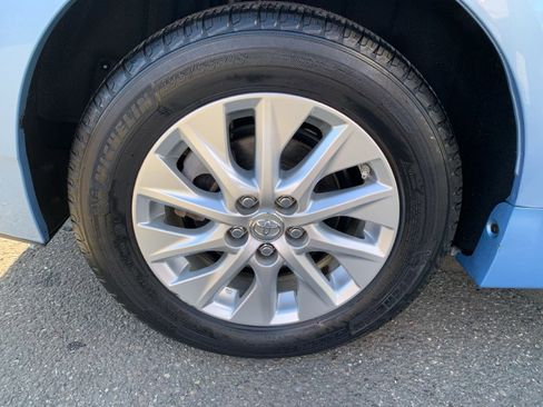 Used 2014 Toyota Prius Prime Plug-In Hybrid FWD image 25