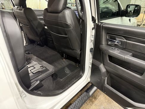 Used 2018 RAM 1500 Rebel w/ Luxury Group image 30