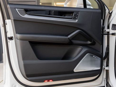 New 2025 Porsche Cayenne Turbo image 74