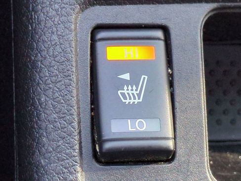 Used 2020 Nissan Rogue SV image 23