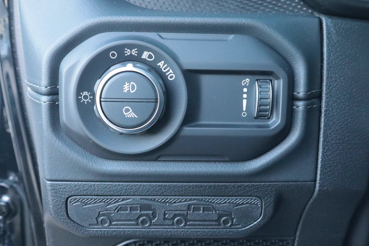 Used 2026 Jeep Gladiator Mojave AWD/4WD image 17