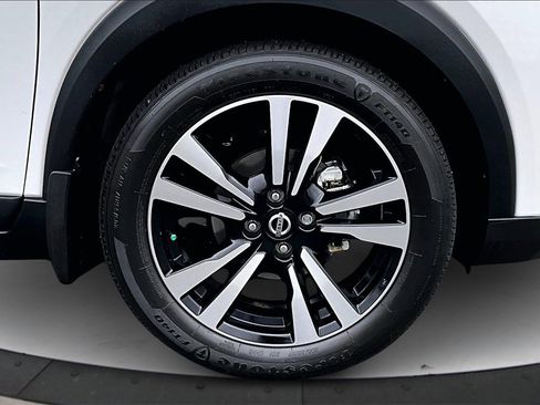 Used 2019 Nissan Kicks SR w/ SR Premium Package image 32