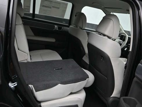 New 2026 Hyundai Santa Fe SE FWD image 12