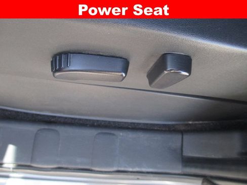 Used 2022 Nissan Frontier SV AWD/4WD image 24