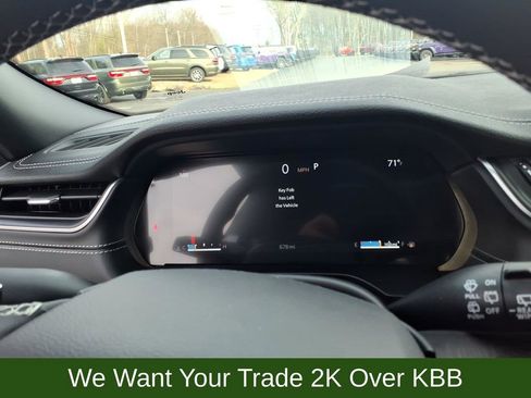 Used 2025 Jeep Grand Cherokee L Limited w/ Luxury Tech Group II image 12