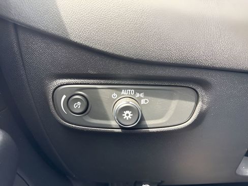 Used 2024 Chevrolet Equinox LS w/ LS Convenience Package FWD image 24