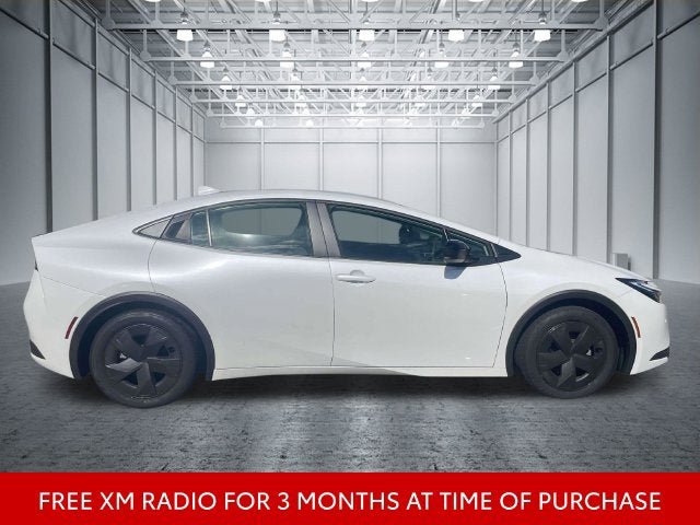 Used 2025 Toyota Prius LE FWD image 5