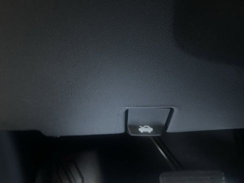 Used 2021 Chevrolet Silverado 1500 LT Trail Boss w/ Convenience Package II image 18