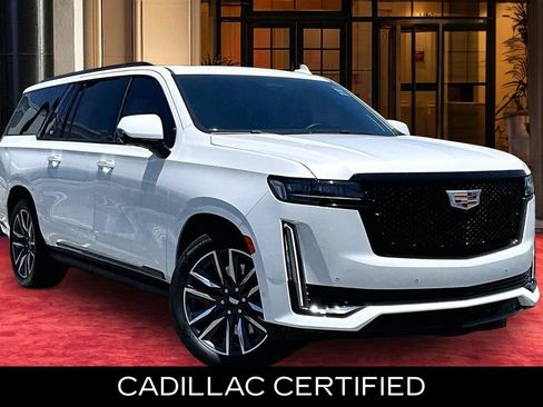 Used 2022 Cadillac Escalade ESV Sport Platinum w/ Heavy-Duty Trailer Package AWD/4WD image 2