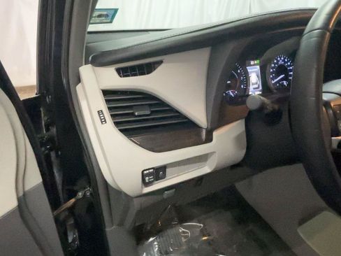 Used 2018 Toyota Sienna XLE FWD image 31