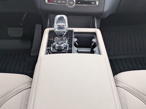 New 2026 Volvo XC90 B6 Plus w/ Protection Package Premier image 26