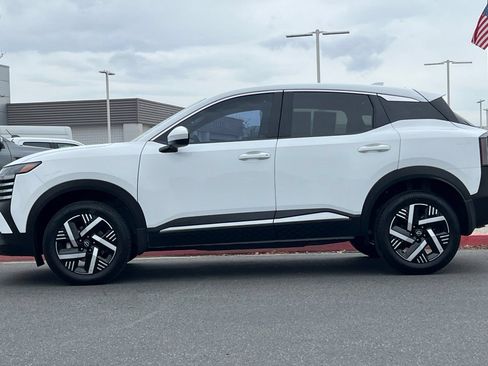 Used 2025 Nissan Kicks SV FWD image 7