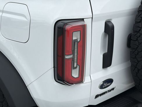 Used 2023 Ford Bronco Badlands AWD/4WD image 7