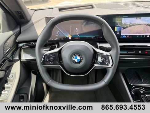 Used 2025 BMW 530i xDrive AWD/4WD image 21