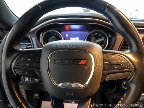 Used 2019 Dodge Challenger SXT image 12