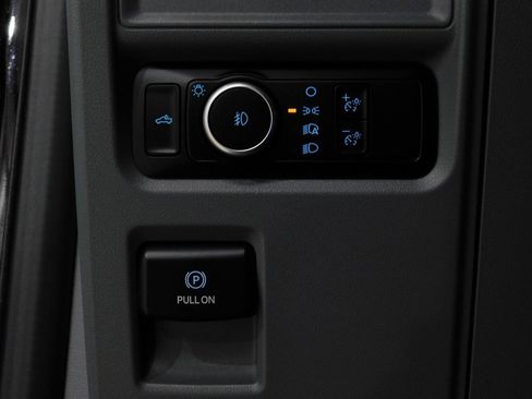 Used 2023 Ford F150 XLT w/ XTR Package image 37