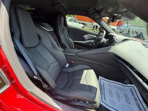 Used 2025 Chevrolet Corvette Stingray Preferred Cpe w/ 2LT RWD image 39