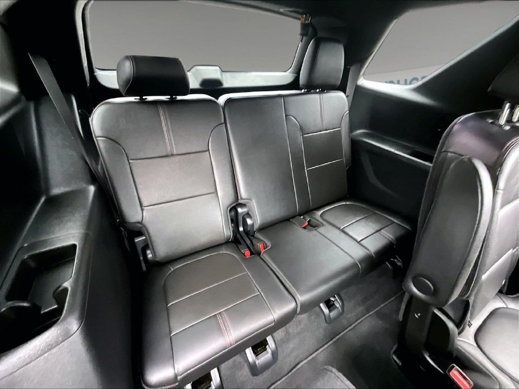 Used 2023 Chevrolet Traverse RS AWD/4WD image 16