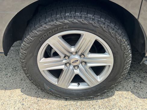 Used 2020 Ford Expedition Max XLT w/ Equipment Group 202A AWD/4WD image 18