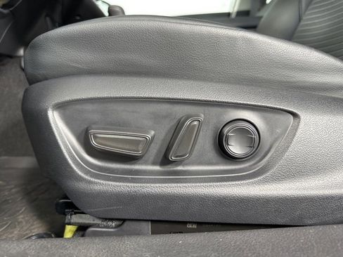 Used 2024 Toyota Camry SE image 22