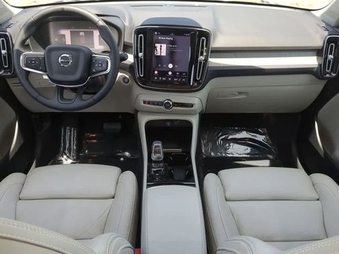 Used 2023 Volvo XC40 B5 Plus w/ Protection Package Premier AWD/4WD image 14