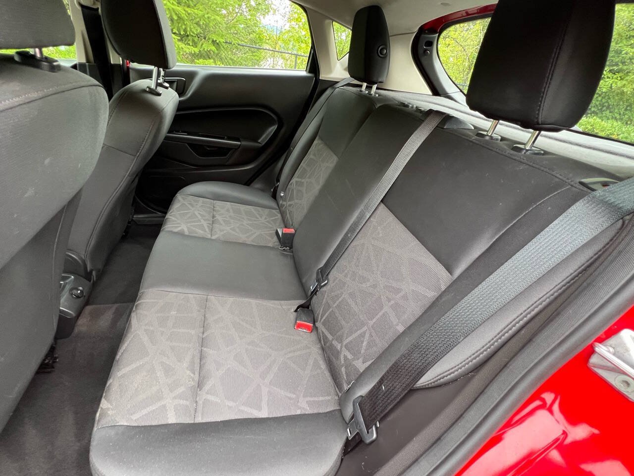 Used 2013 Ford Fiesta SE FWD image 14