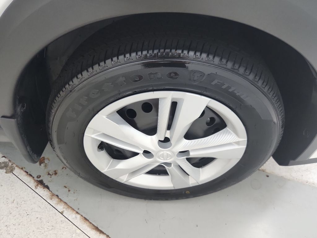 Used 2025 Nissan Kicks Play S FWD image 35