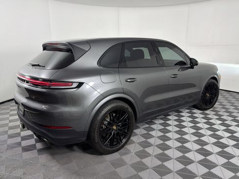 Certified 2024 Porsche Cayenne AWD/4WD image 9