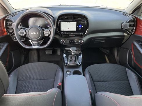 Used 2025 Kia Soul GT-Line w/ GT-Line Technology Package image 10