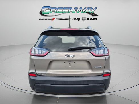Used 2020 Jeep Cherokee Latitude Plus w/ Comfort/Convenience Group FWD image 2