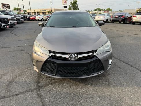 Used 2017 Toyota Camry SE FWD image 23