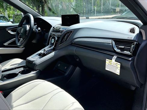 Used 2025 Acura RDX SH-AWD image 19
