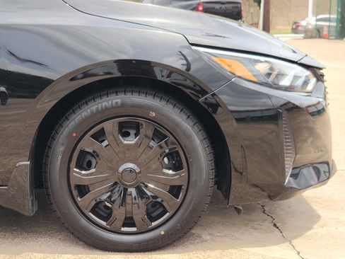 Used 2024 Nissan Sentra S FWD image 9