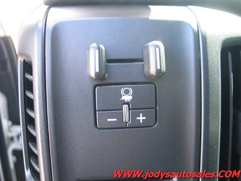 Used 2017 Chevrolet Silverado 3500 W/T AWD/4WD image 7