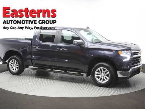 Used 2022 Chevrolet Silverado 1500 LT AWD/4WD image 47