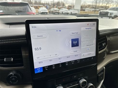 Used 2023 Ford Expedition Limited image 16