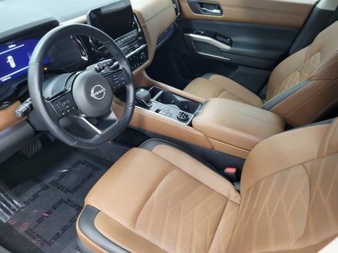 Used 2024 Nissan Pathfinder Platinum w/ Cargo Package image 20