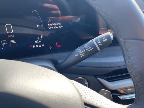 Certified 2025 Cadillac XT4 Sport w/ Technology Package image 18