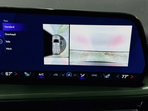 Used 2026 Chevrolet Traverse LT w/ Driver Confidence Package FWD image 23