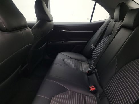 Used 2019 Toyota Camry SE image 18