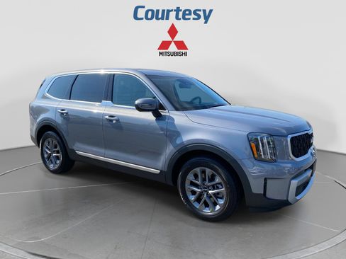 Used 2024 Kia Telluride LX AWD/4WD image 8