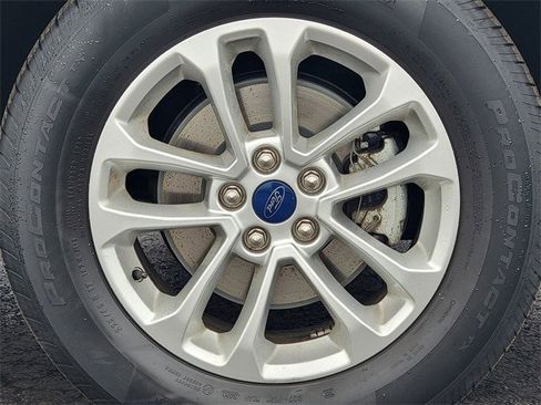 Certified 2020 Ford Escape SE image 17