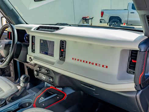 Used 2023 Ford Bronco Heritage Edition image 17