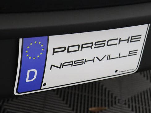 Used 2025 Porsche Macan image 44