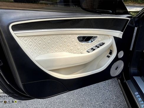 Used 2021 Bentley Continental GT image 22
