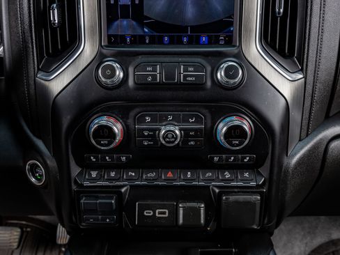 Used 2023 GMC Sierra 2500 Denali w/ Denali Black Diamond Edition AWD/4WD image 26