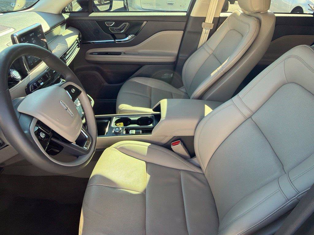 Used 2022 Lincoln Corsair FWD w/ Premium Package image 12