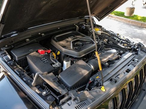 Used 2021 Jeep Wrangler Unlimited Sahara image 62