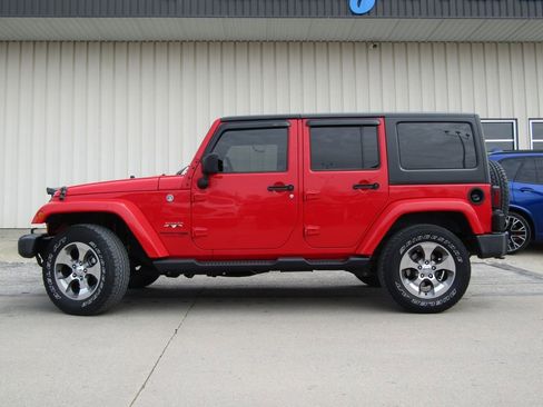 Used 2018 Jeep Wrangler Unlimited Sahara image 11